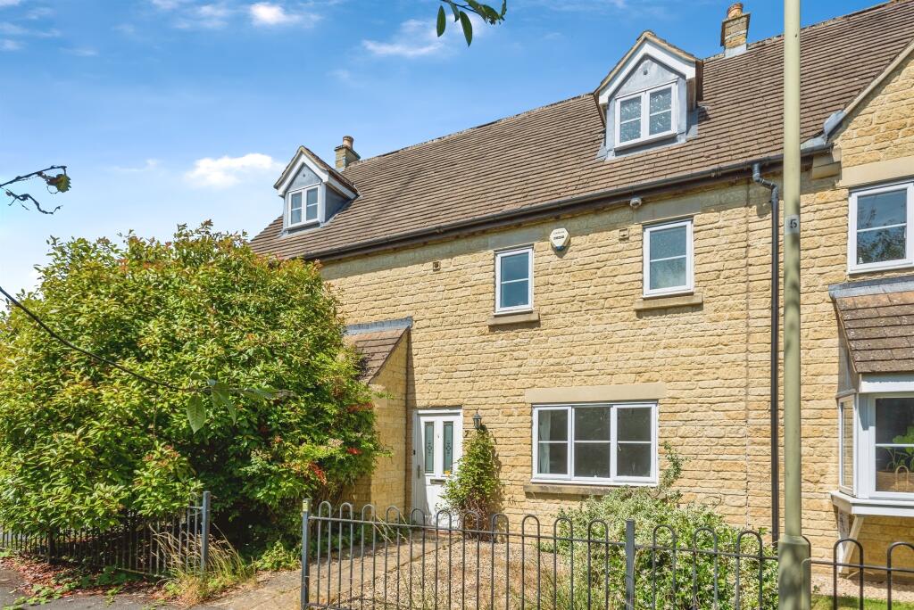 Main image of property: Oaks Meade, Carterton