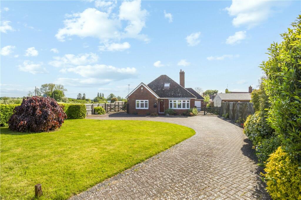 4 bedroom bungalow for sale in North Newnton, Pewsey, Wiltshire, SN9