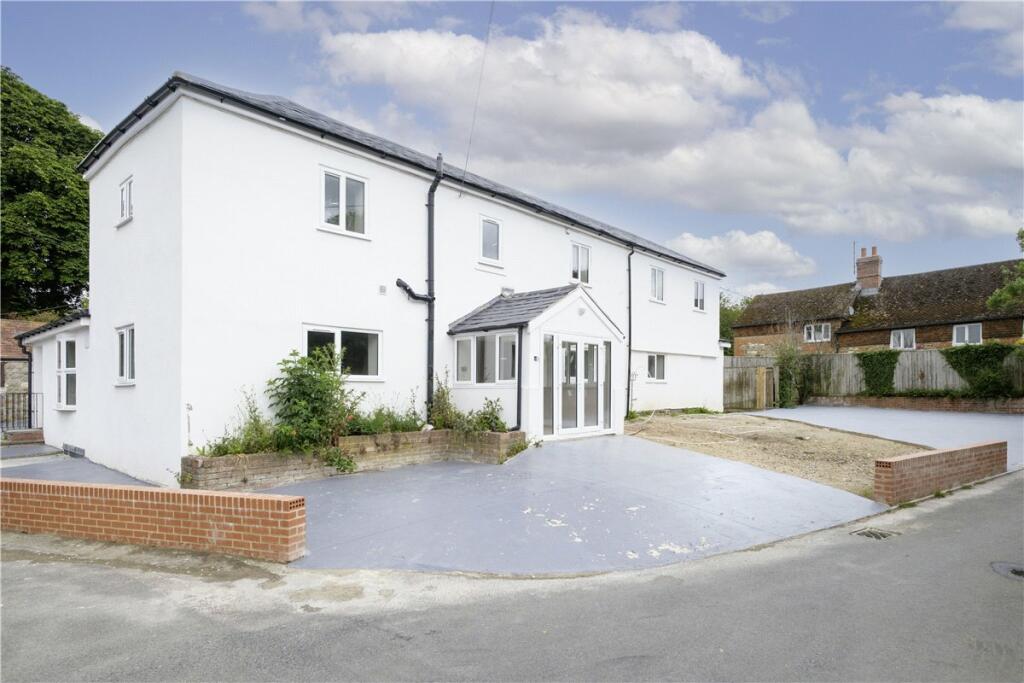 4 bedroom mews property for sale in Ogbourne St. Marlborough