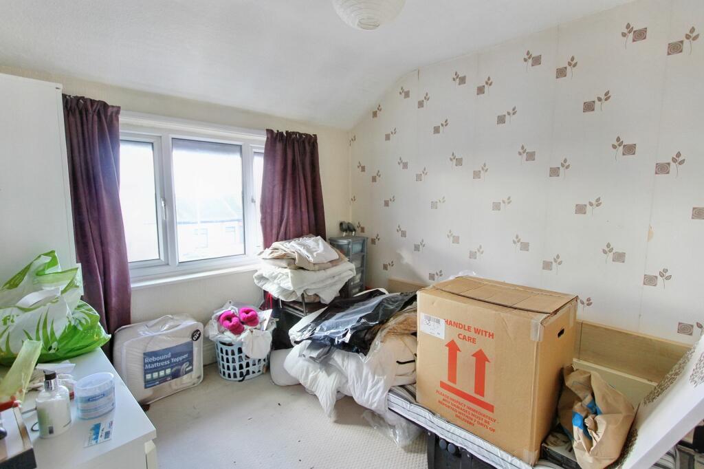 4 bedroom terraced house for sale in Bury Old Road, Prestwich, M25