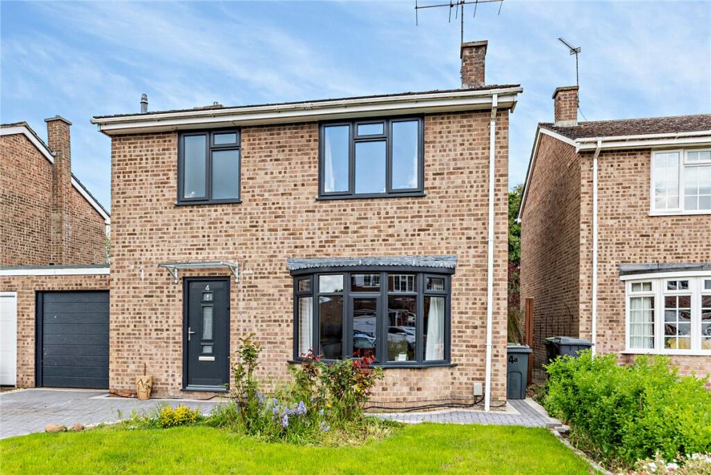 3 bedroom detached house for sale in Speen Lodge Court, Speen, Newbury