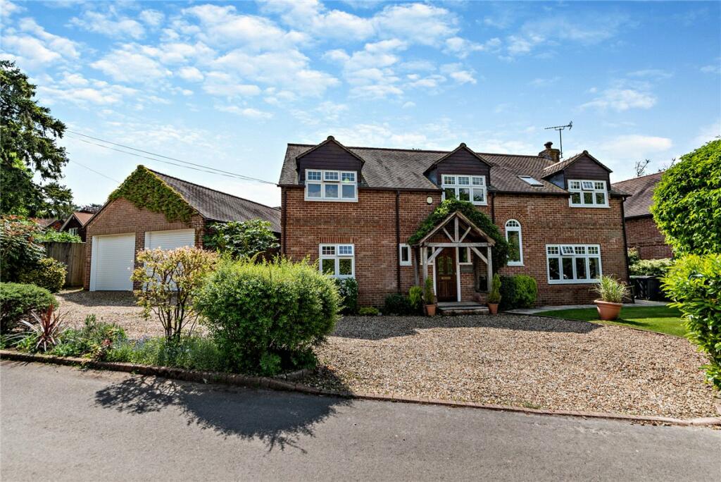 5 bedroom detached house for sale in Woodridge, Newbury, Berkshire, RG14
