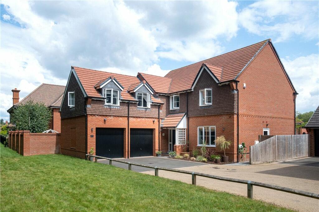 5 bedroom detached house for sale in Woolton Hill, Newbury, Hampshire, RG20