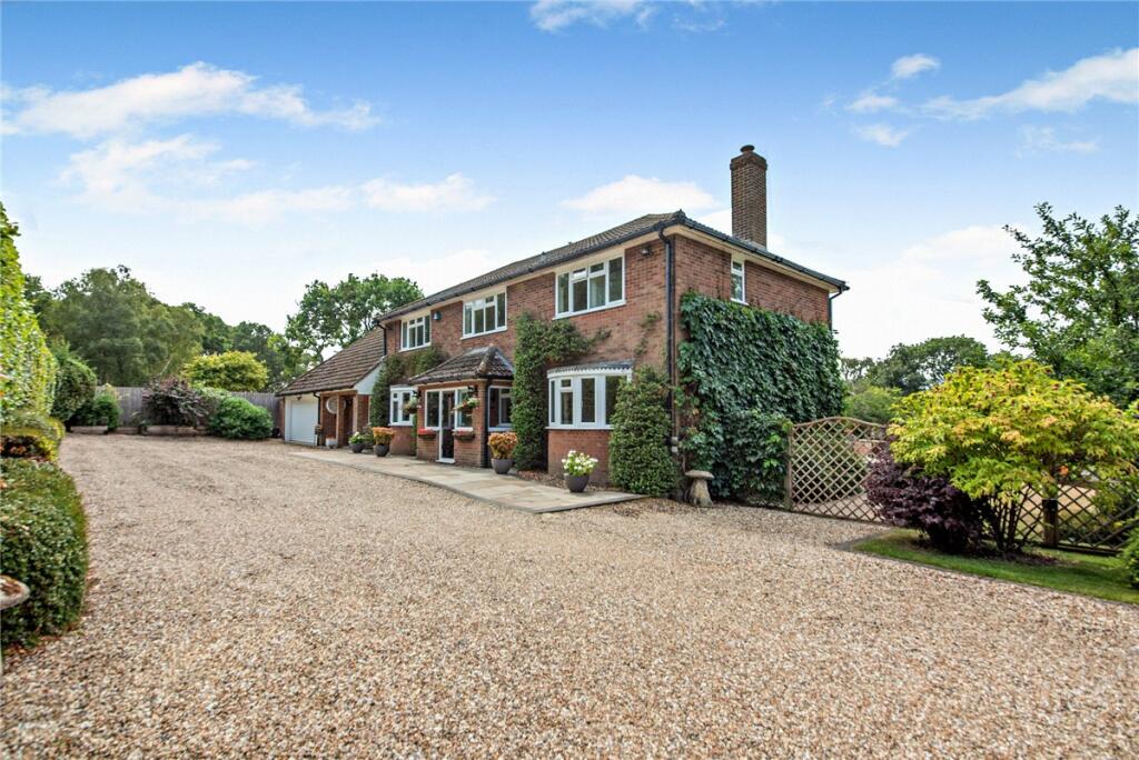 4 bedroom detached house for sale in Crookham Common Road, Crookham ...