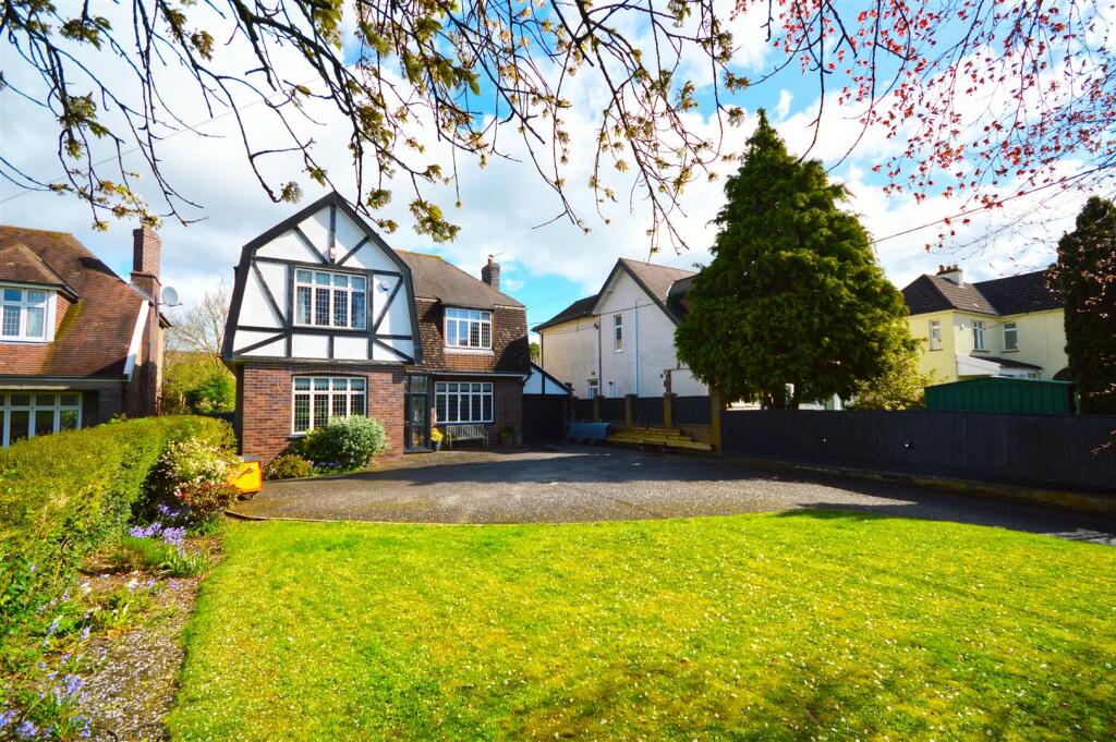 4 bedroom detached house for sale in Bristol Road, Whitchurch Village, BS14