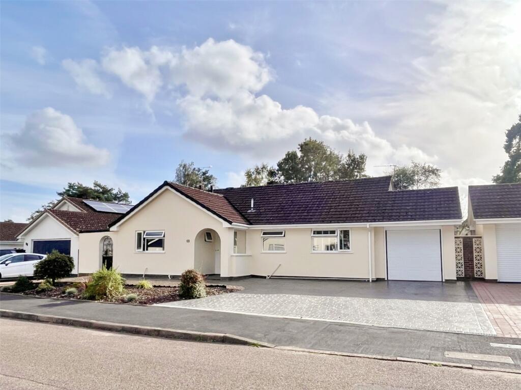 3 bedroom bungalow for sale in The Chase, Verwood, Dorset, BH31