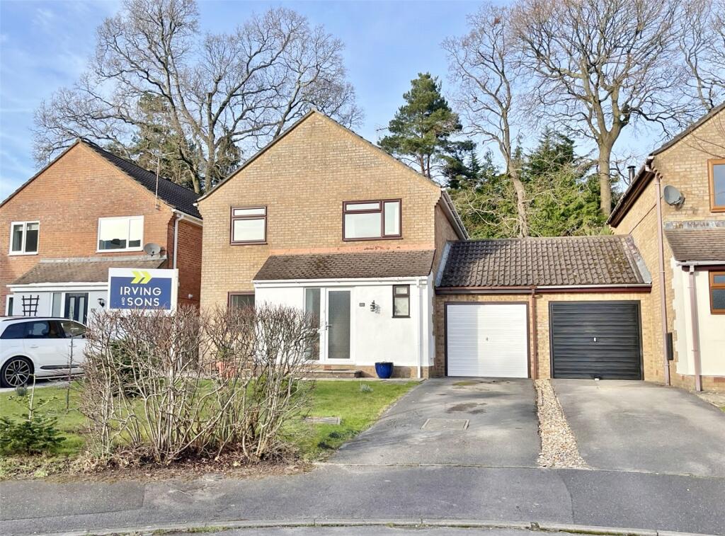 3 bedroom link detached house for sale in The Lea, Verwood, Dorset, BH31