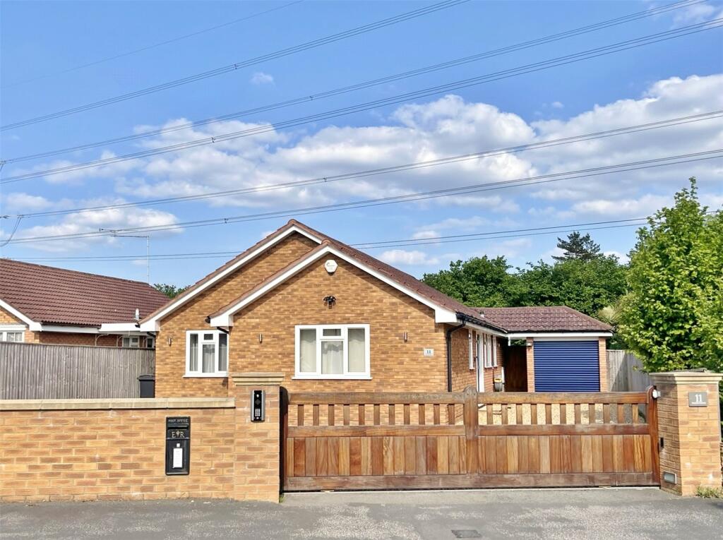 4 bedroom bungalow for sale in Acacia Avenue, Verwood, Dorset, BH31