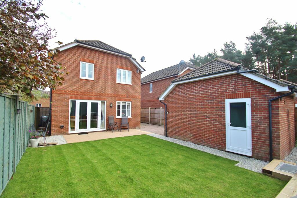 Additional property image - Virginia Close, Verwood, Dorset, BH31