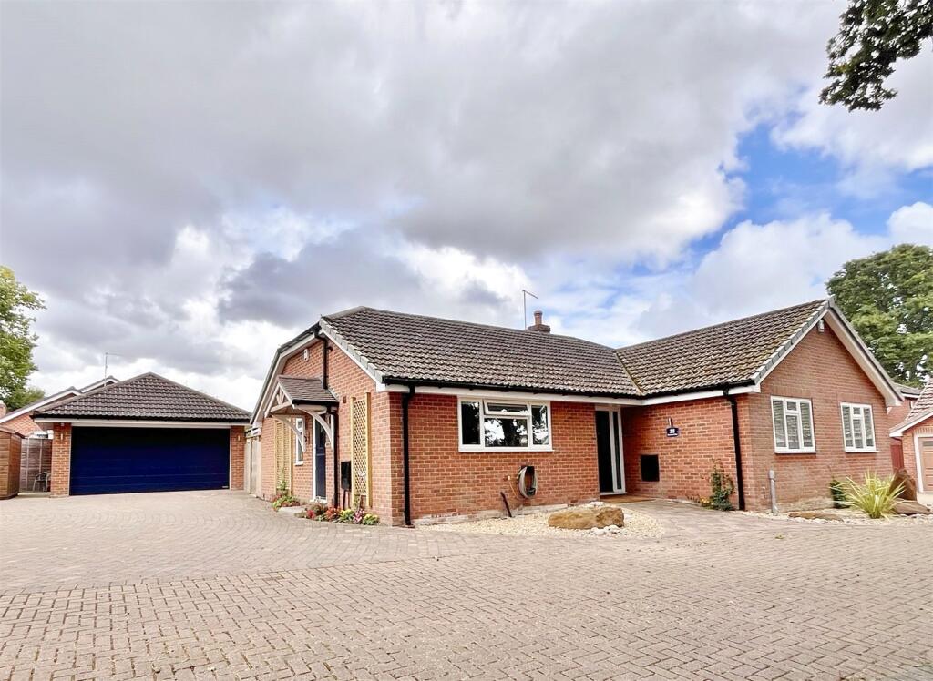 Main image of property: Sherwood Drive, Verwood, Dorset, BH31
