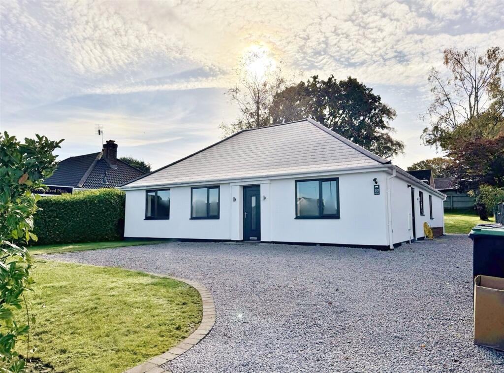 Main image of property: Kingsway, Ferndown, Dorset, BH22