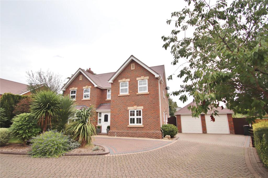 4 bedroom detached house for sale in Stagswood, Verwood, Dorset, BH31