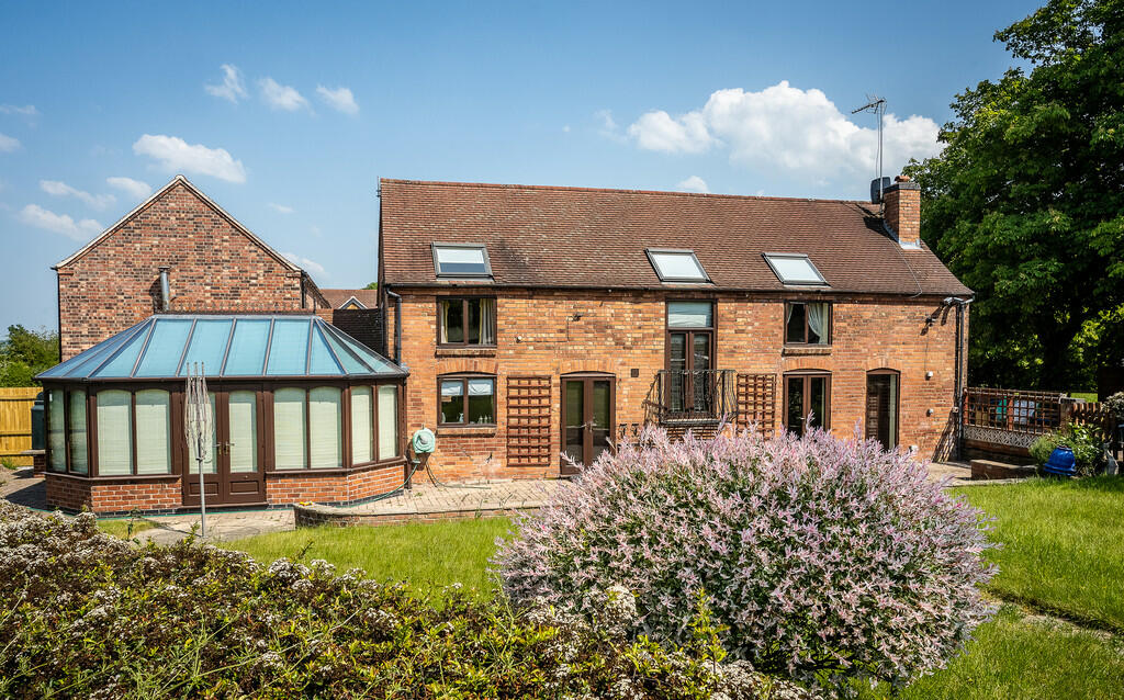 3 bedroom barn conversion for sale in Bunny Hill, Bunny, Nottingham, NG11