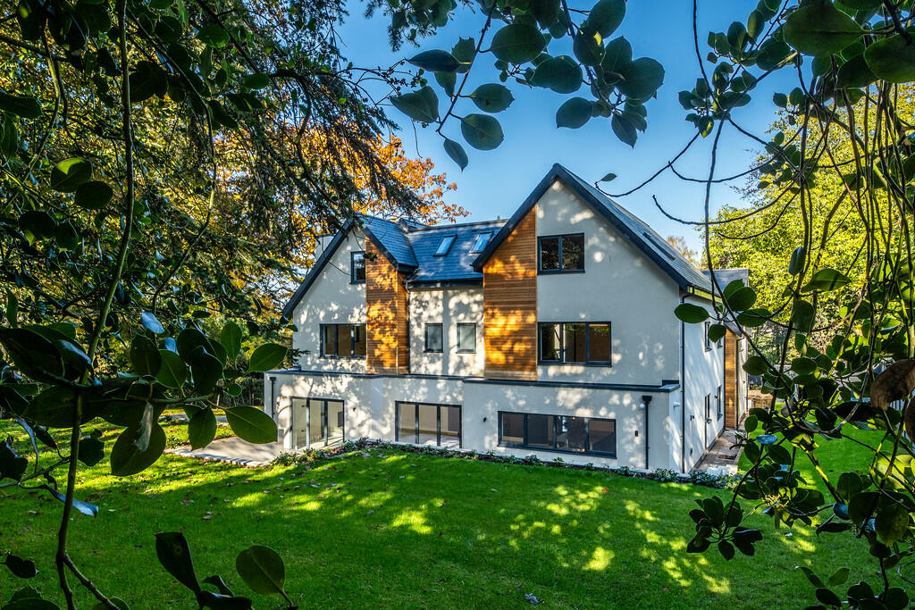 6 bedroom detached house for sale in The Grove, Cow Lane, Bramcote, NG9