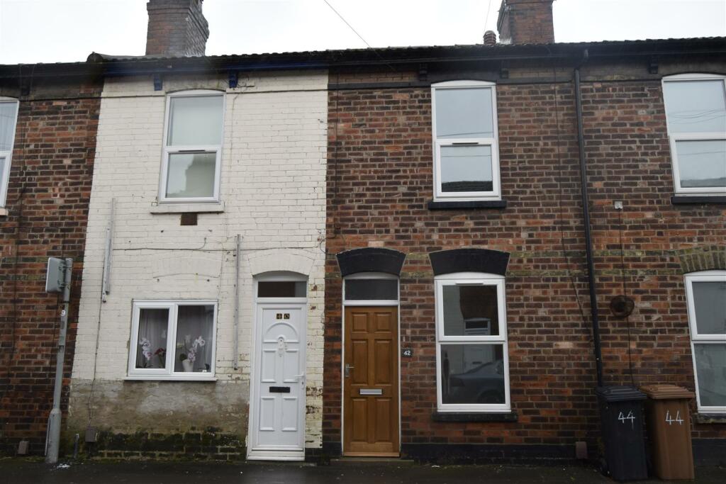 2 bedroom terraced house for rent in Cross Street, Lincoln, LN5
