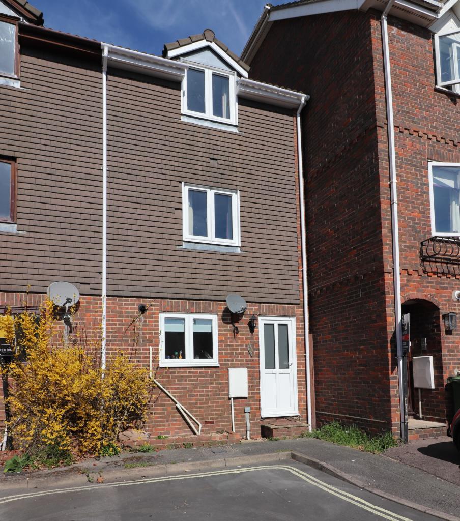 Main image of property: 33 Berkeley Close