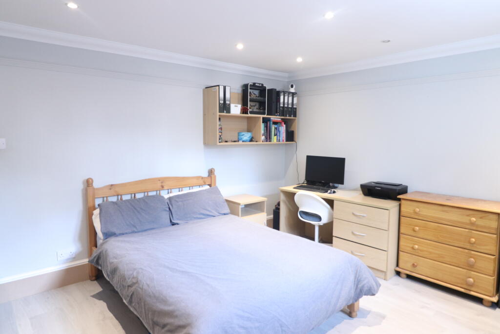 Main image of property: Double Room to Rent on Henstead Road