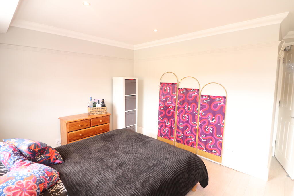 Main image of property: Double Room to Rent on Henstead Road