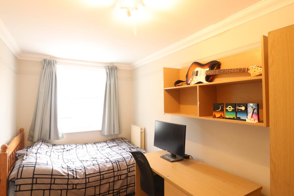 Main image of property: Double Room Available on in Bedford Place