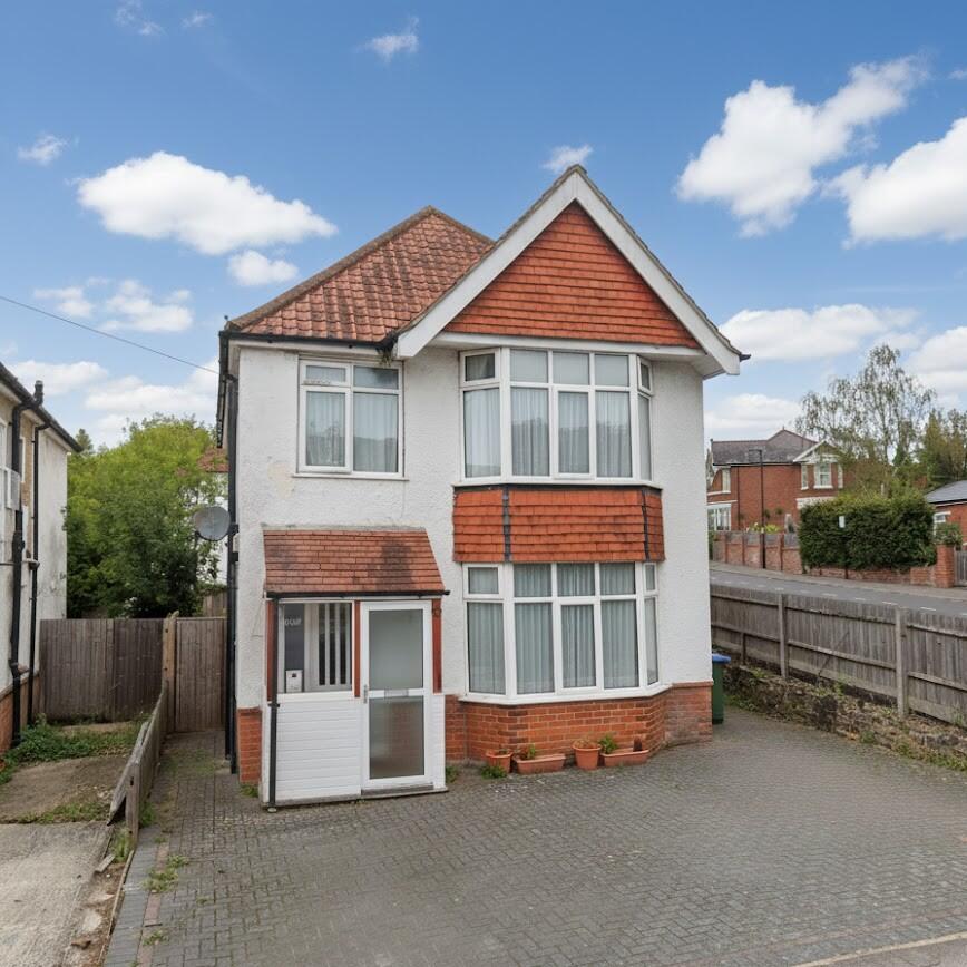 Main image of property: Shaftesbury Avenue