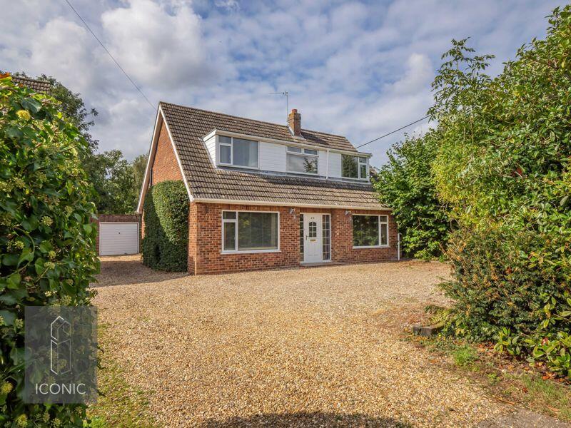 4 bedroom chalet for sale in Holt Road, Horsford, Norwich, NR10
