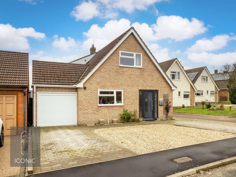 4 bedroom chalet for sale in Lloyd Road, Taverham, Norwich, NR8