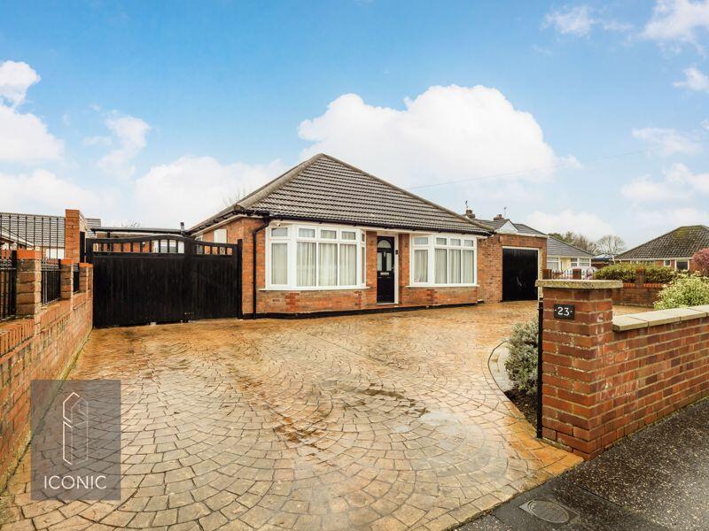 4 bedroom bungalow for sale in Meadow Way, Hellesdon, Norwich, NR6