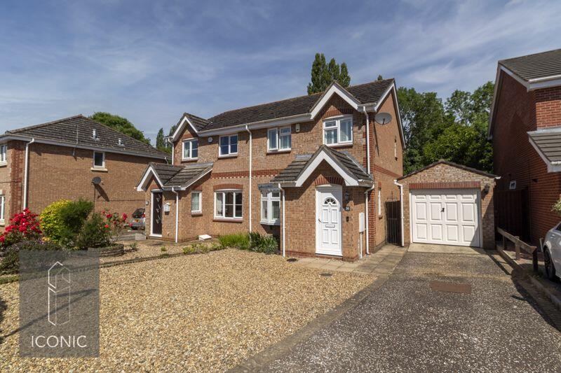 3 bedroom semidetached house for sale in Pond Road, Horsford, Norwich