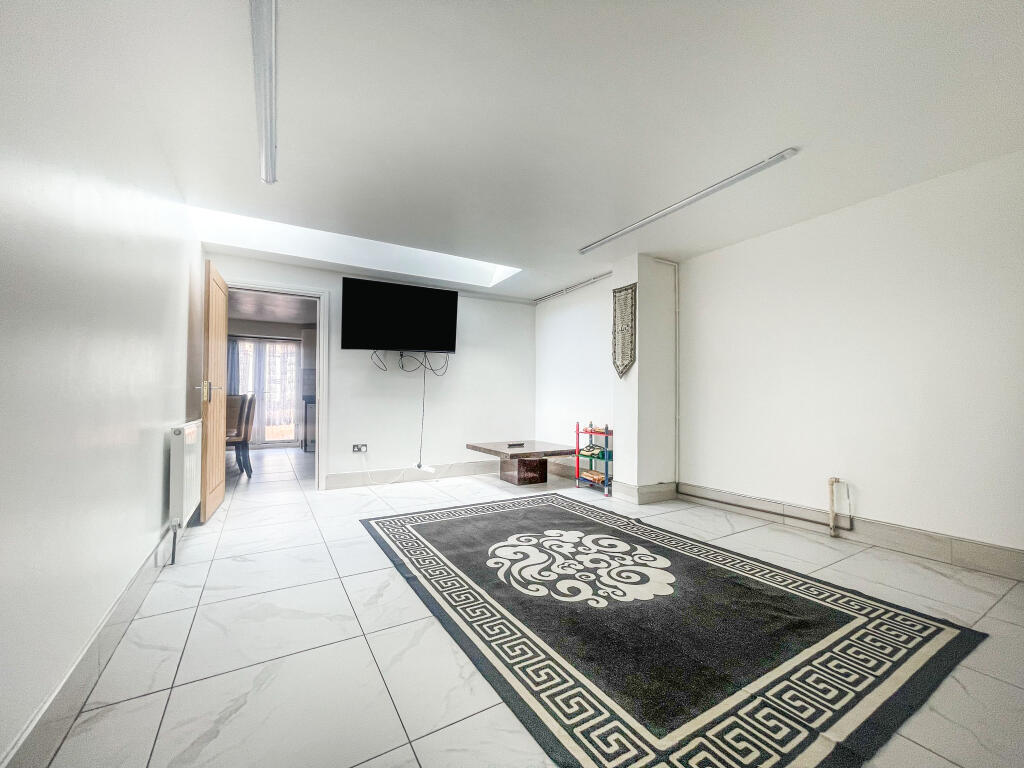 Additional property image - 27 Bassett Croft, Birmingham, B10 0EB