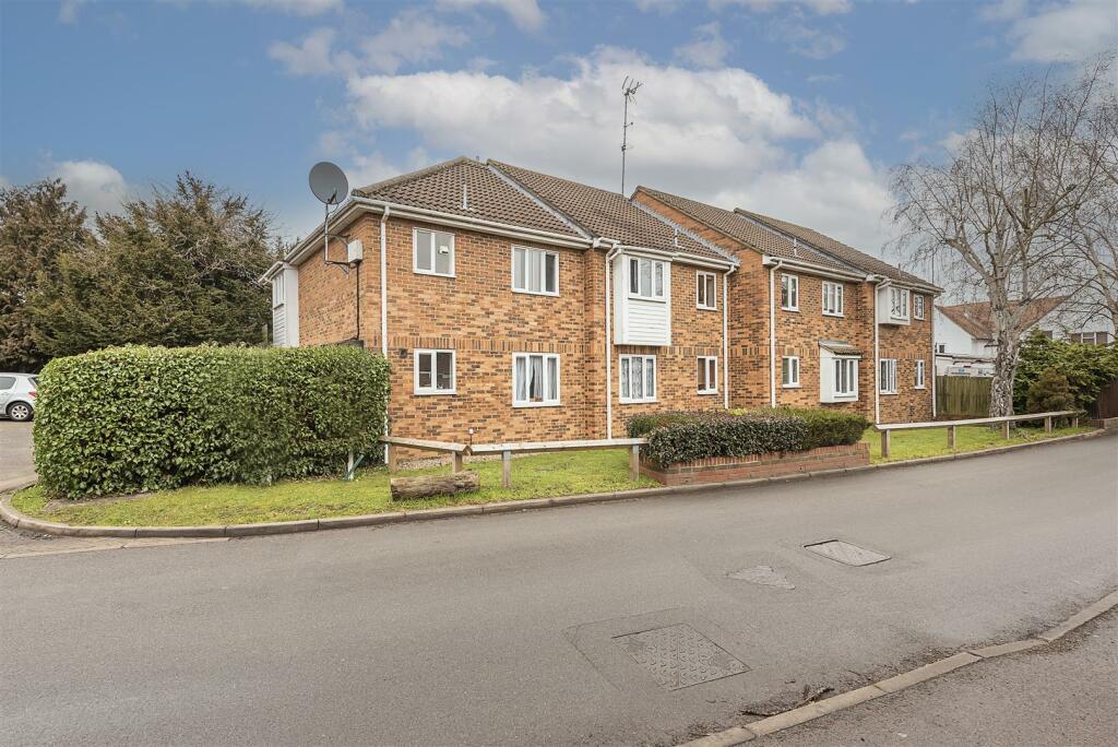1 bedroom apartment for sale in North Court, Buckwood Road, Markyate, AL3