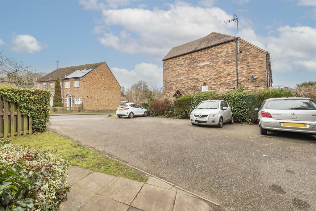 1 bedroom apartment for sale in North Court, Buckwood Road, Markyate, AL3