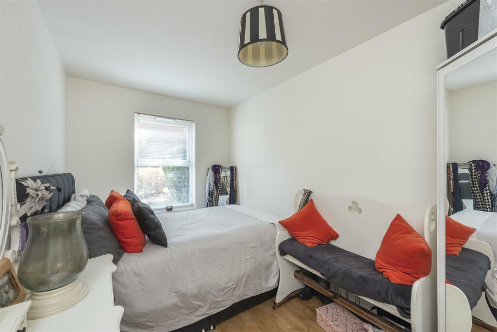 Additional property image - Stathams Court, Hemel Hempstead Road, Redbourn, Hertfordshire