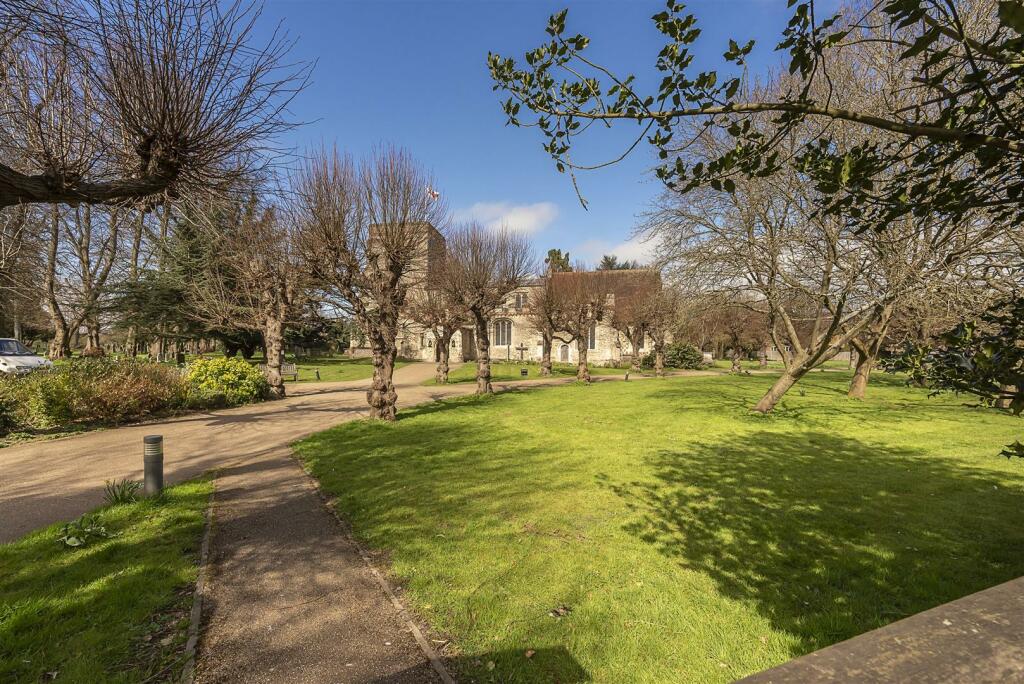 Additional property image - Stathams Court, Hemel Hempstead Road, Redbourn, Hertfordshire