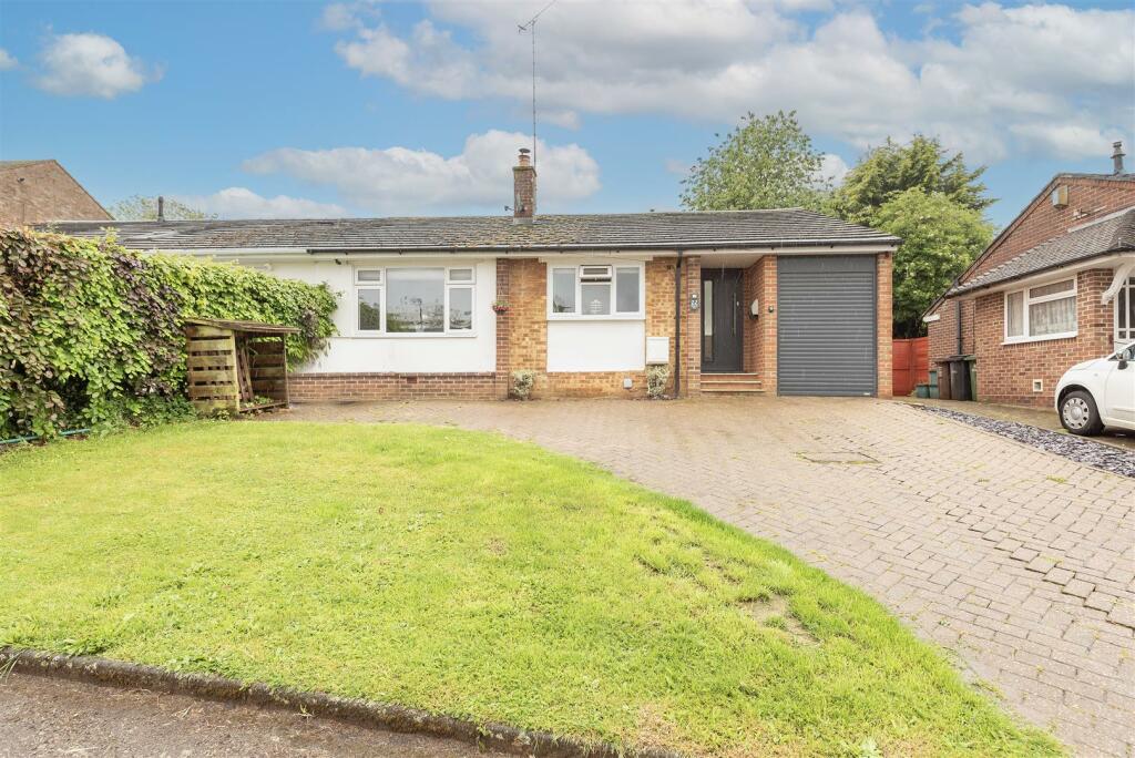 3 bedroom semidetached bungalow for sale in Wroxham Way, Harpenden, AL5
