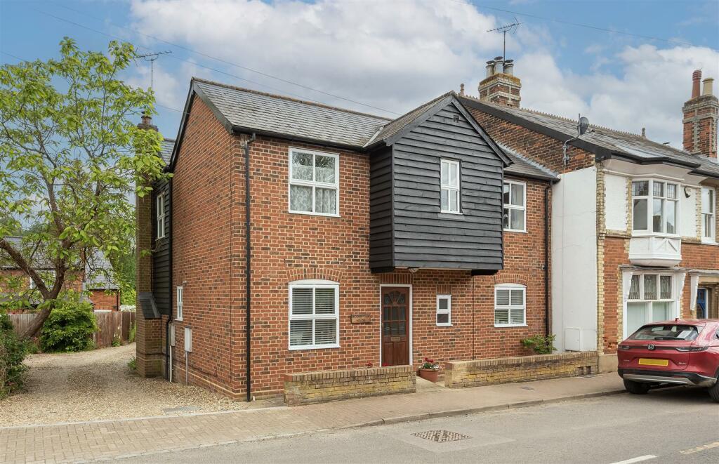 4 bedroom house for sale in High Street, Whitwell, SG4