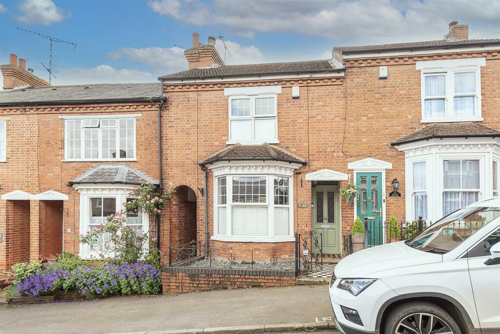 3 bedroom terraced house for sale in Park Mount, Harpenden, AL5