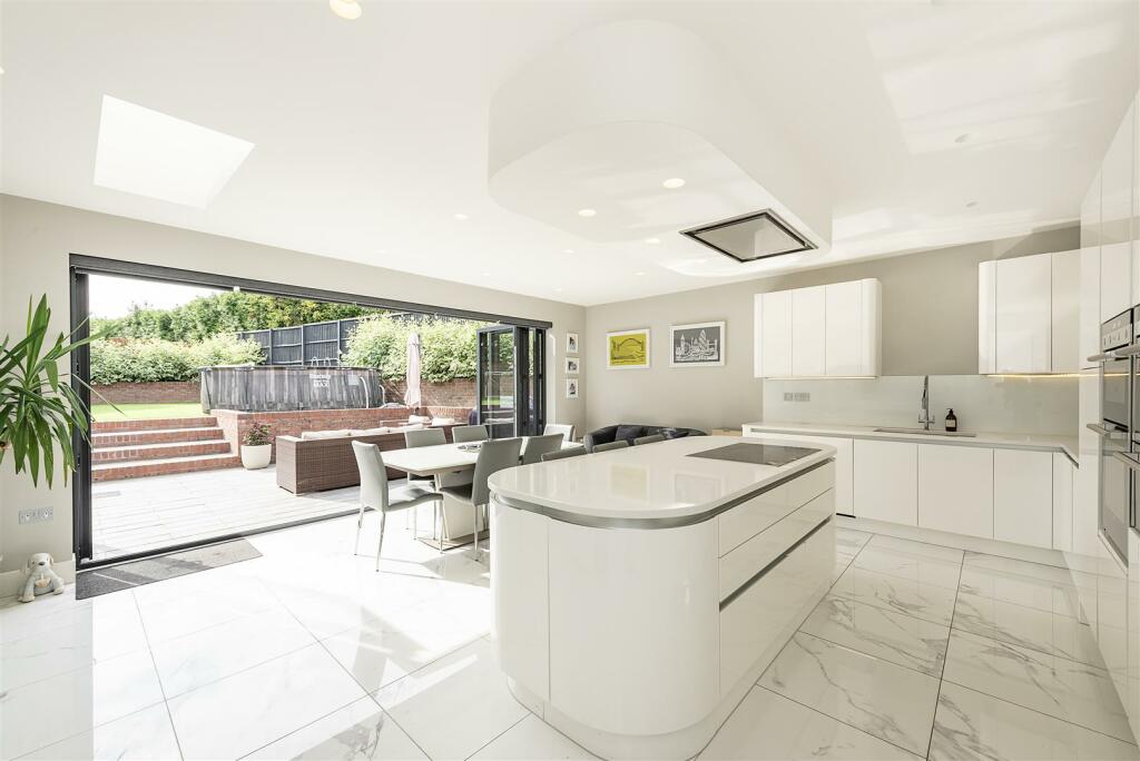 Additional property image - Ox Lane, Harpenden