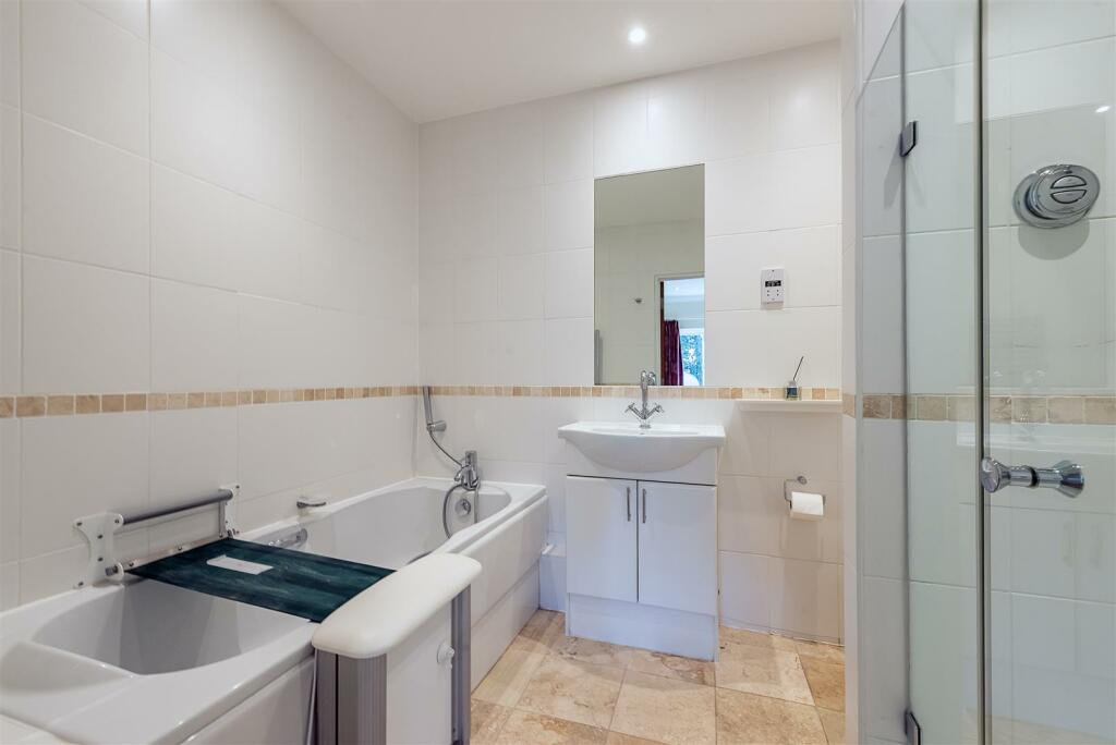 Additional property image - Avenue St. Nicholas, Harpenden