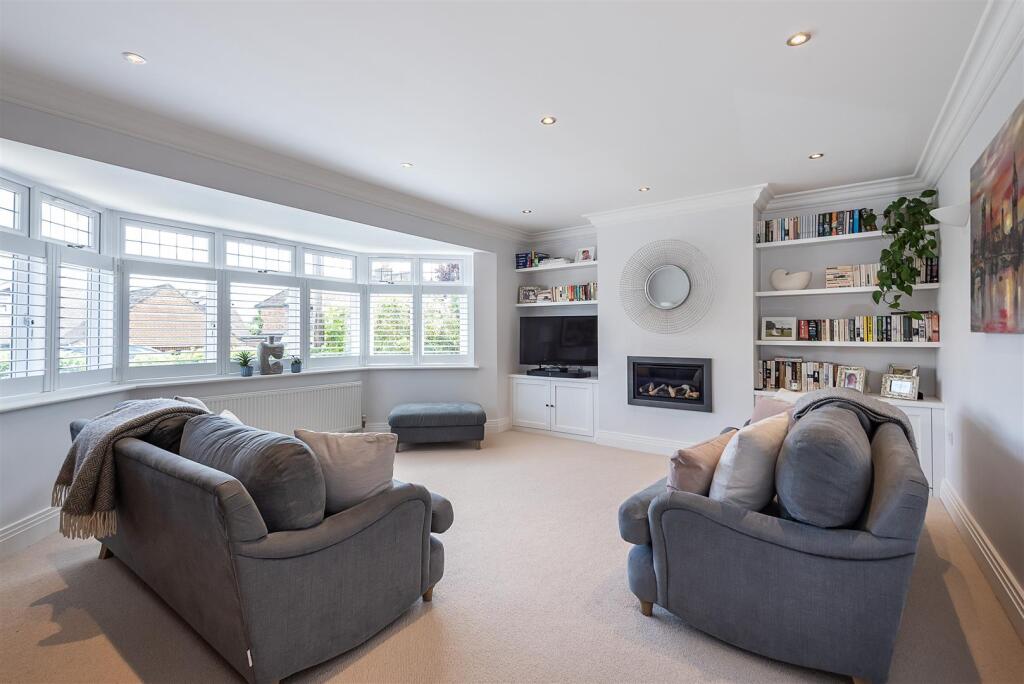 Additional property image - Park Rise, Harpenden