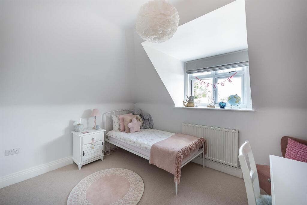 Additional property image - Park Rise, Harpenden