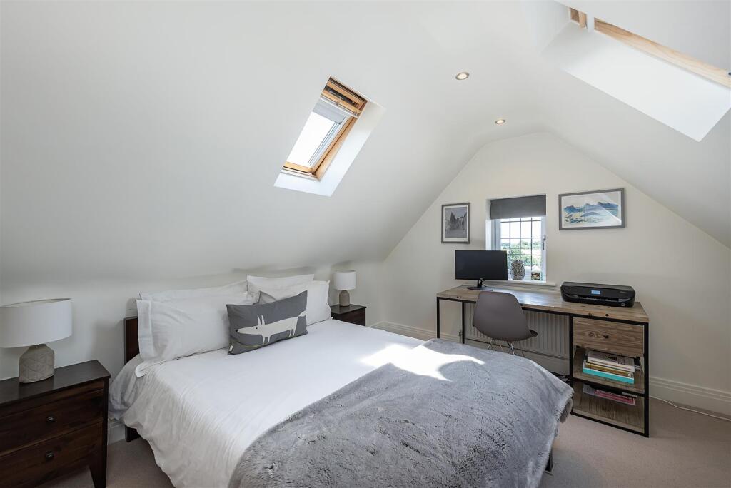 Additional property image - Park Rise, Harpenden