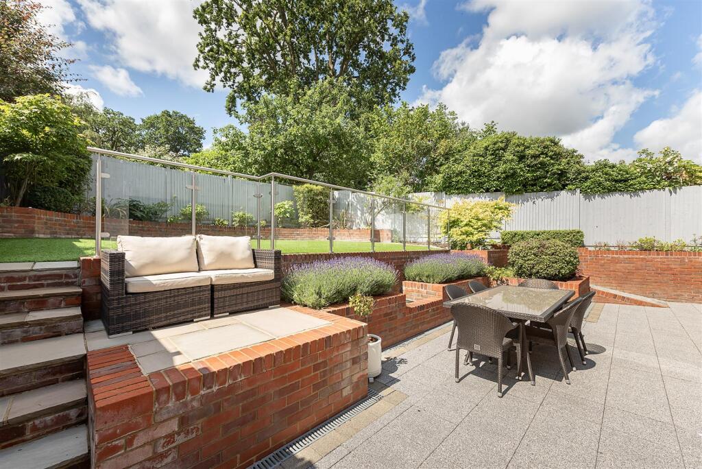 Additional property image - Park Rise, Harpenden
