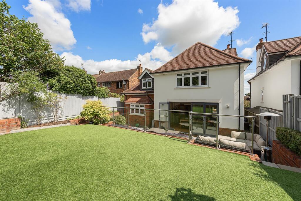 Additional property image - Park Rise, Harpenden