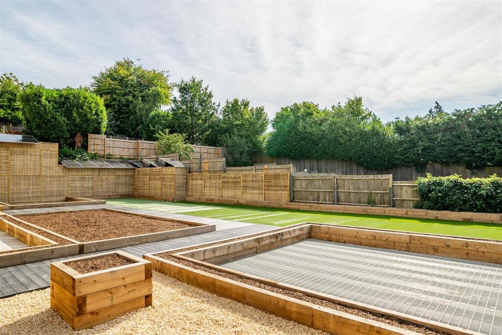 Additional property image - Bloomfield Road, Harpenden