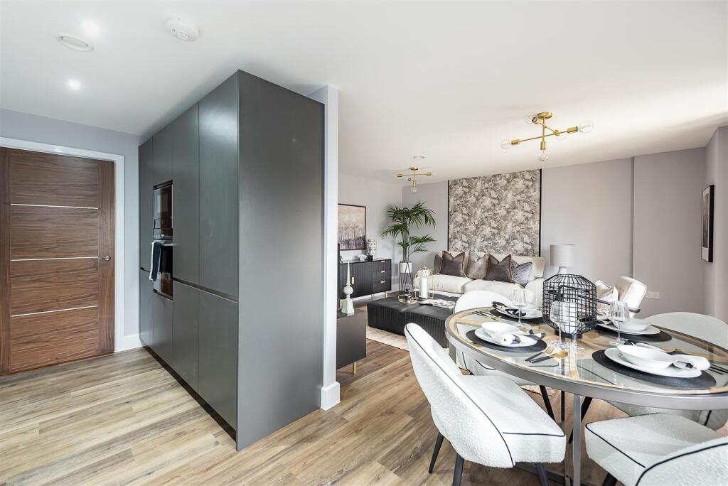 Additional property image - Bloomfield Road, Harpenden