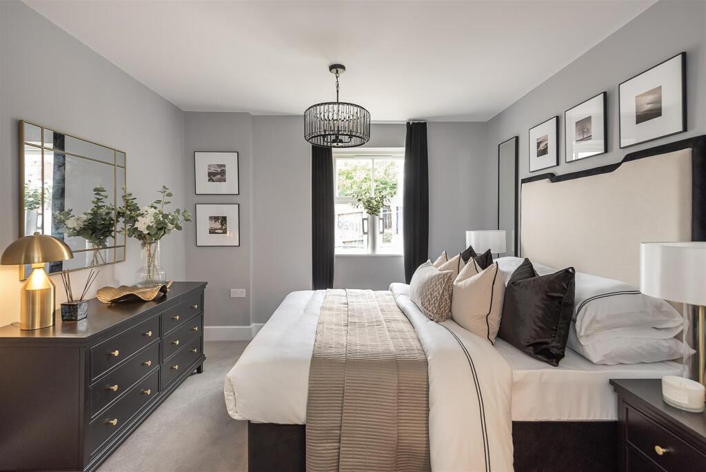 Additional property image - Bloomfield Road, Harpenden