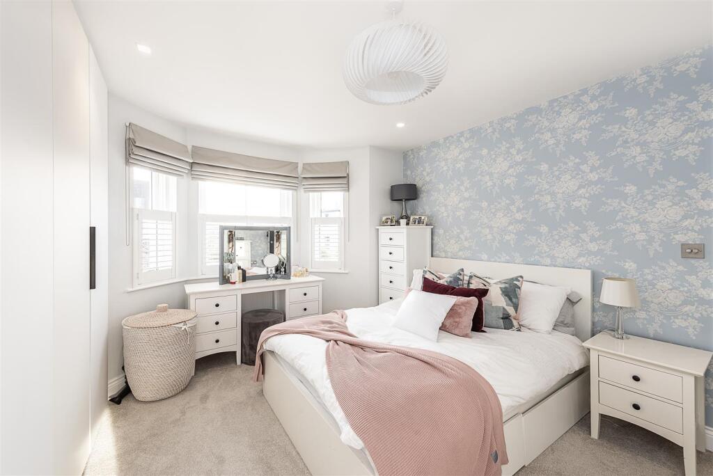 Additional property image - Crabtree Lane, Harpenden