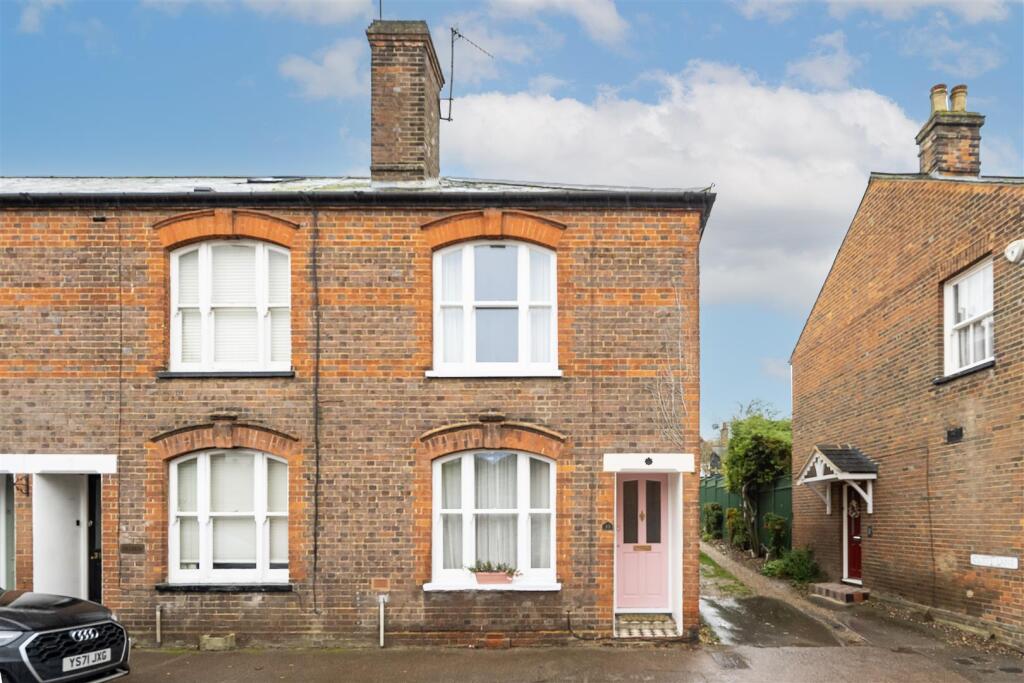 Main image of property: High Street, Kimpton