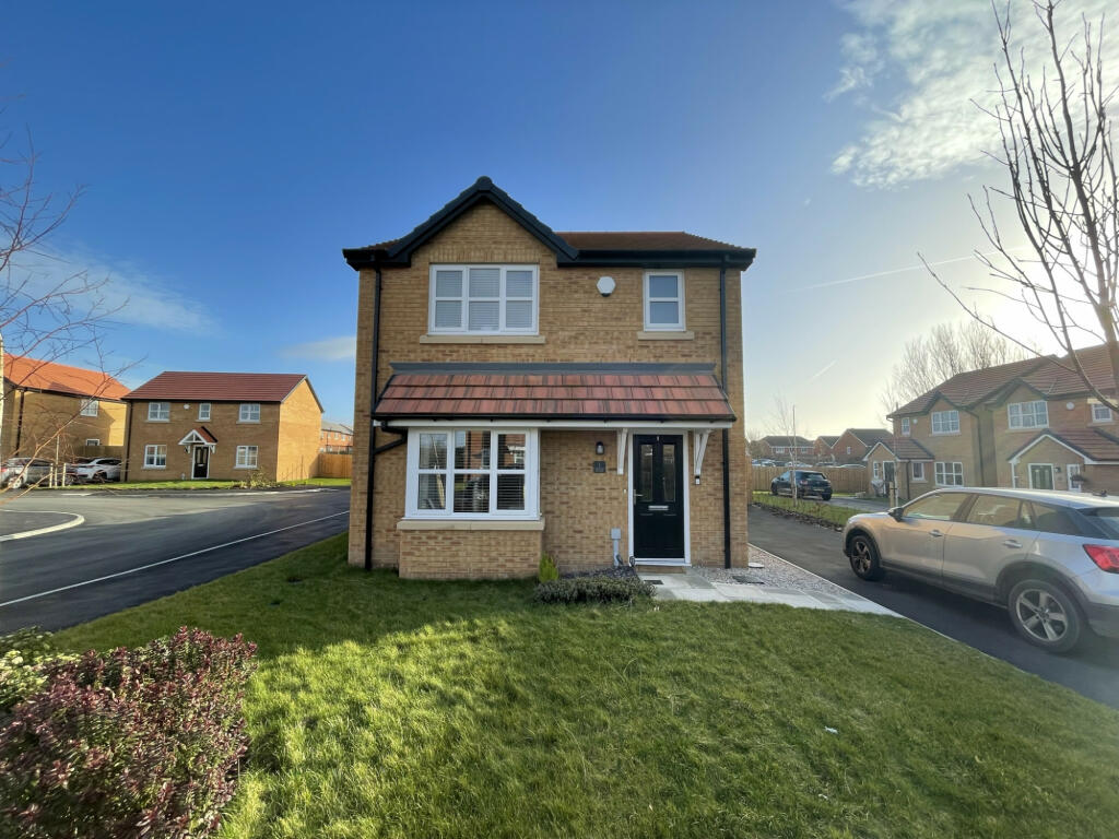 3 bedroom detached house for sale in Longridge Fell Close, Cleveleys, FY5
