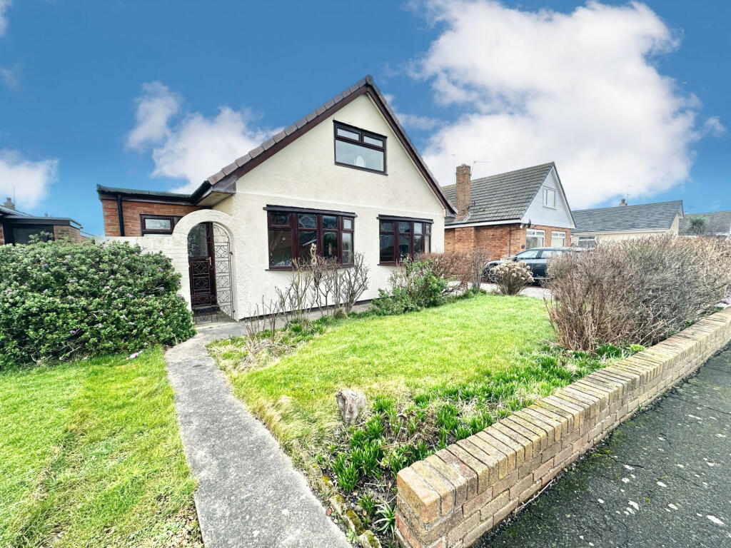 3 bedroom bungalow for sale in Mere Avenue, Fleetwood, FY7